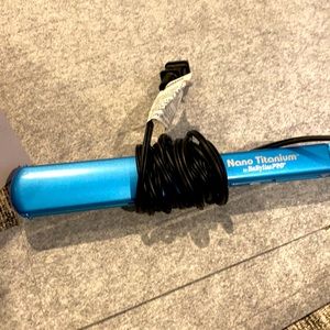 Babyliss straightener EUC